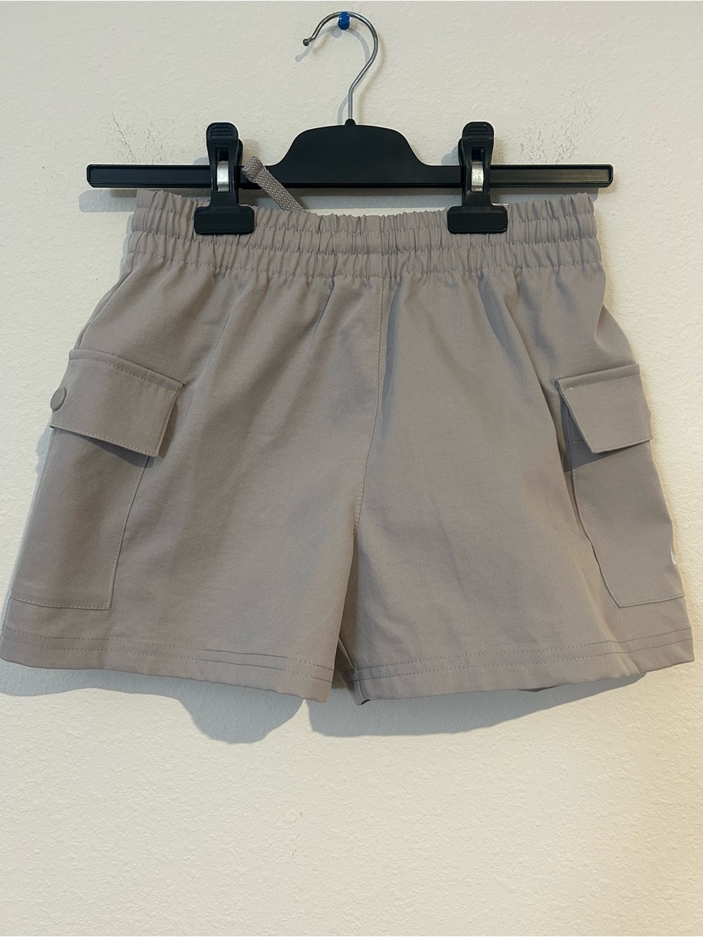 Casual Elastic-Waist Cargo Shorts in Taupe